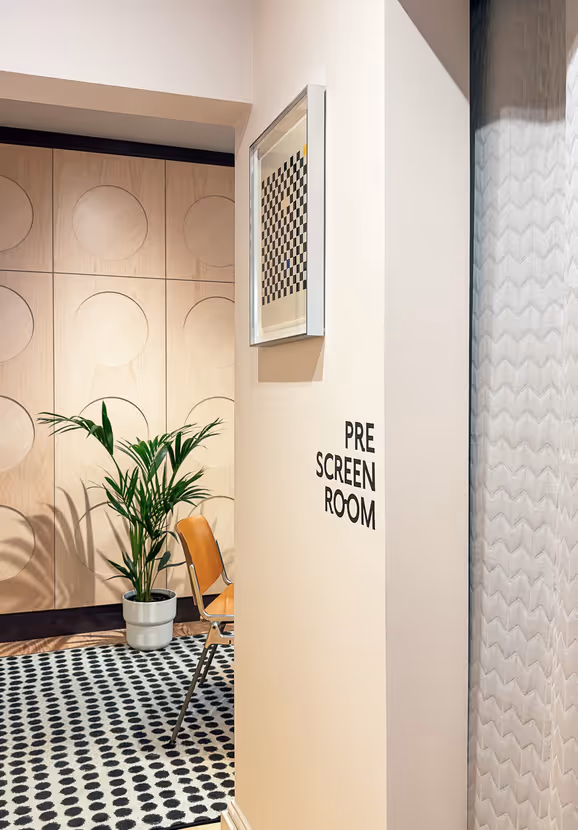 Opticians - Pre Screen Room